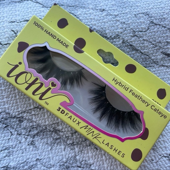 Ioni Lashes - Picture 1 of 1